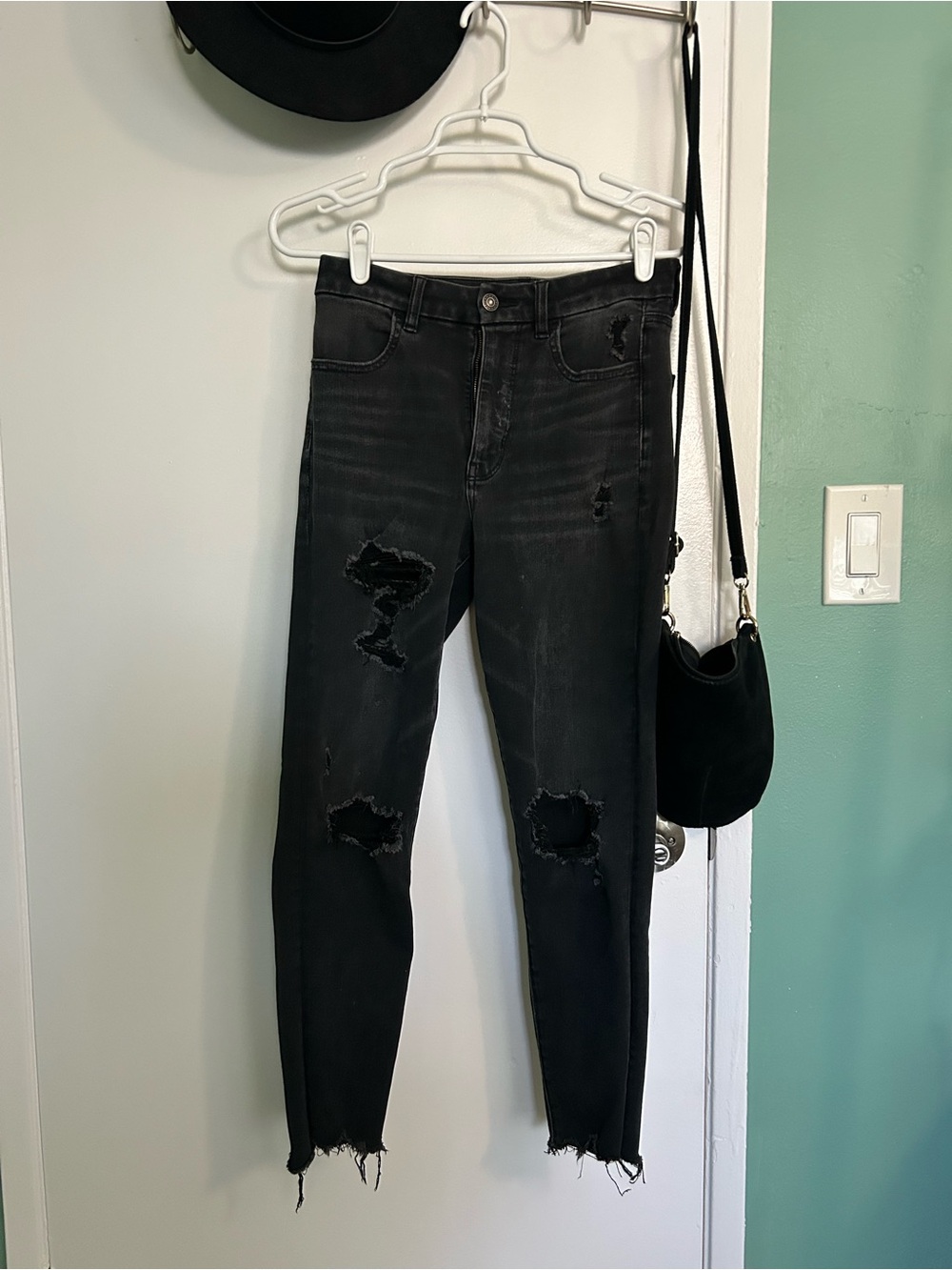 Women’s Black Distressed Skinny Jeans